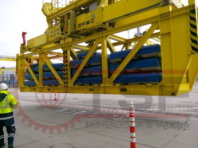 Konteynır eleçleme vinçi yük testi.